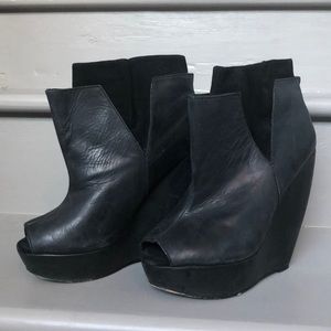 Joe’s 7.5 Corby Wedge Leather Platform Booties